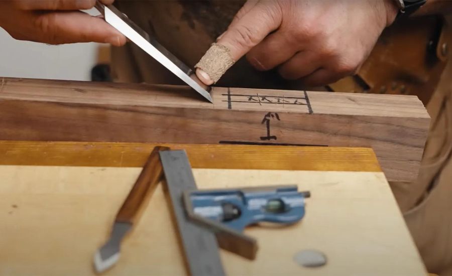 a terdinail woodworking hand tool used to remove shavings